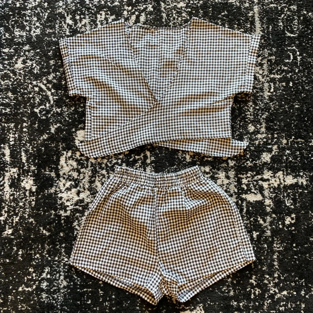 B&W Gingham Matching Set - Picture 3 of 3